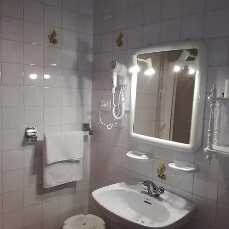 Guest house Trillizos 2*