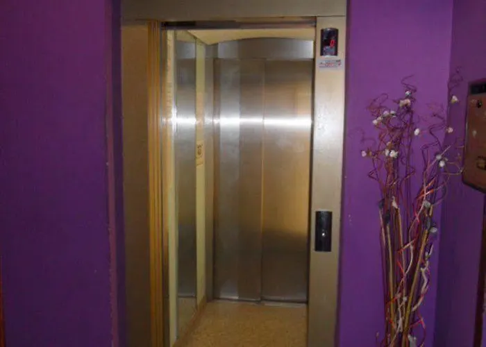 Trillizos Konukevi Boiro